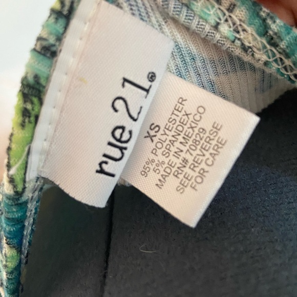 XS crop top women’s - Picture 3 of 3